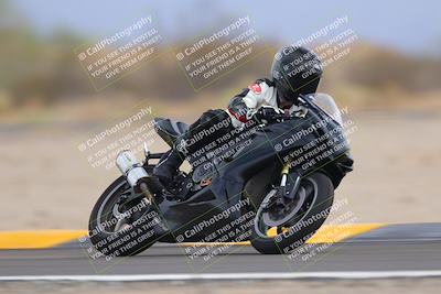 media/Sep-10-2022-SoCal Trackdays (Sat) [[a5bf35bb4a]]/Turn 6 (1140am)/